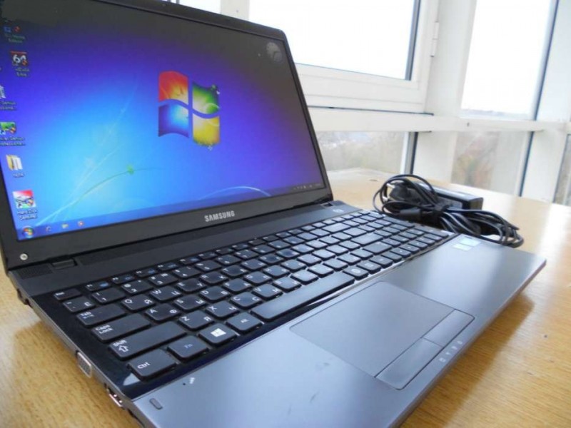 bán laptop cũ Samsung 300e giá rẻ tại Hà Nội